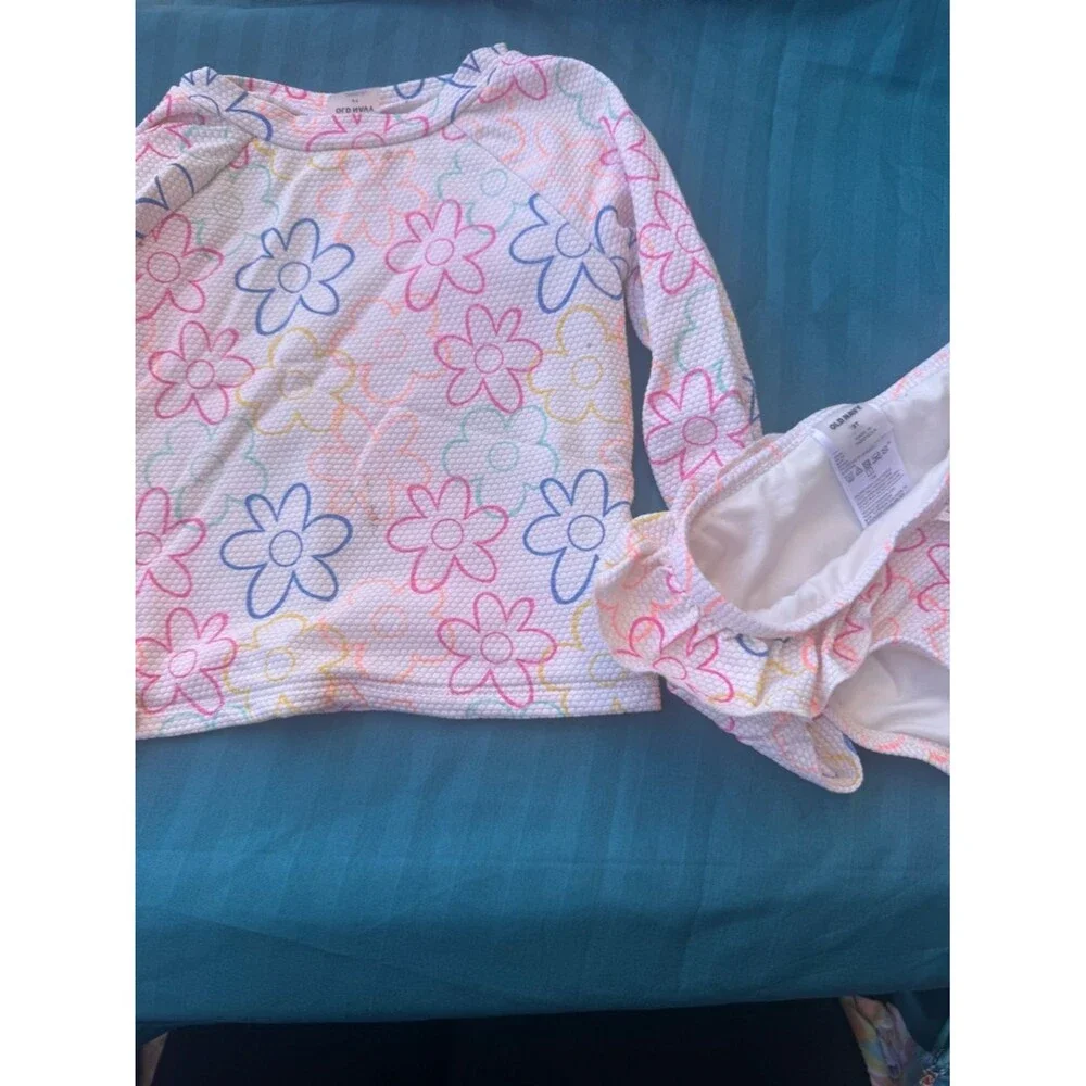 Old navy swim set 3t white Girls Floral Rash Guard textured Flowers A13